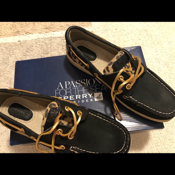 top sider black shoes